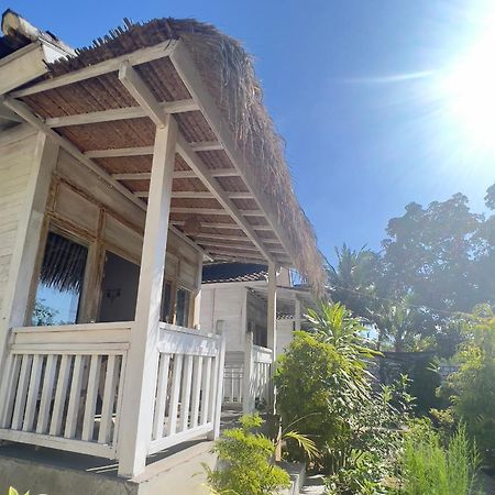 The Layar Homestay Batununggul Exterior photo