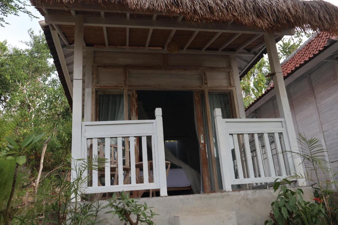 The Layar Homestay Batununggul Exterior photo