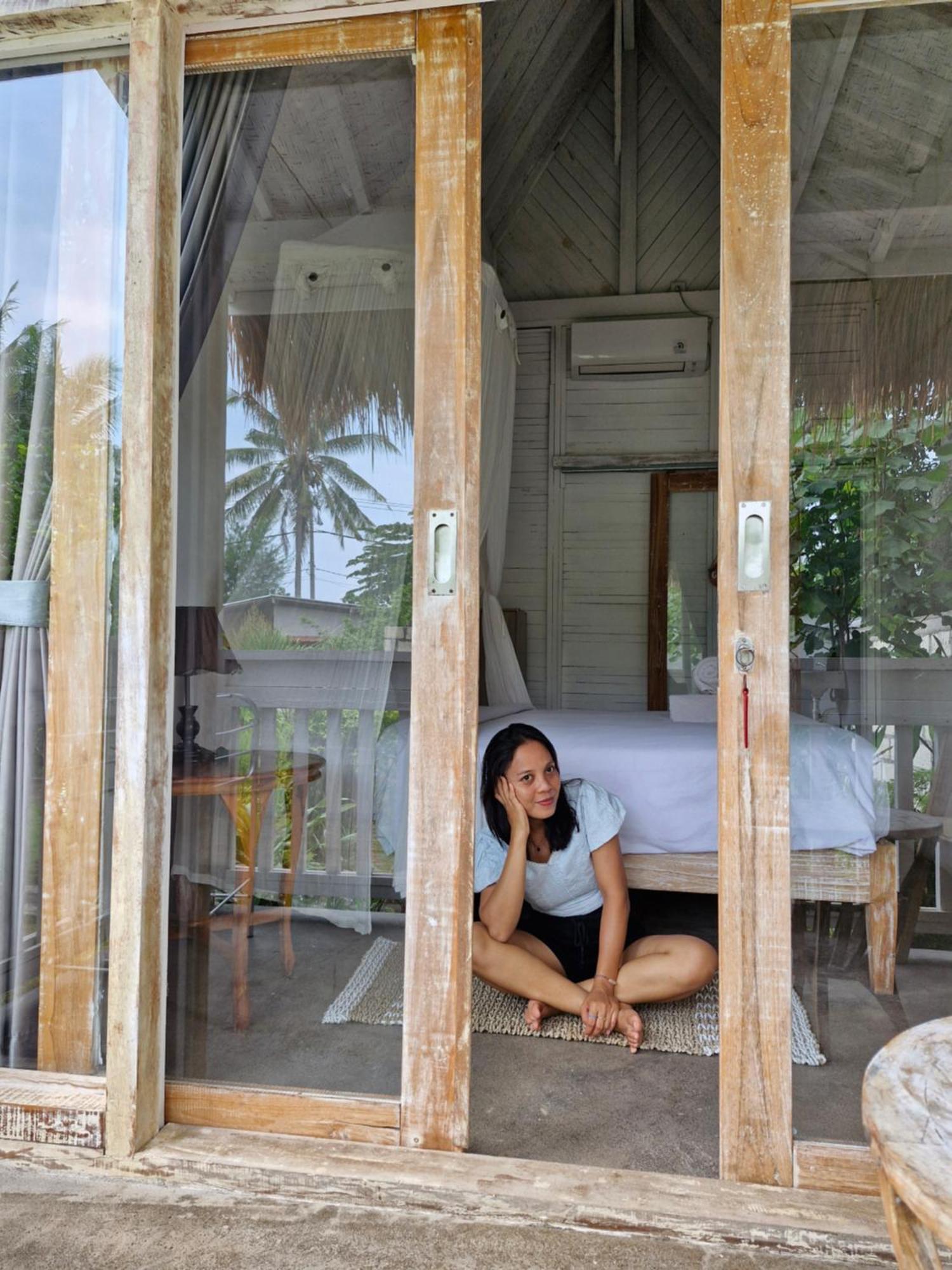 The Layar Homestay Batununggul Exterior photo
